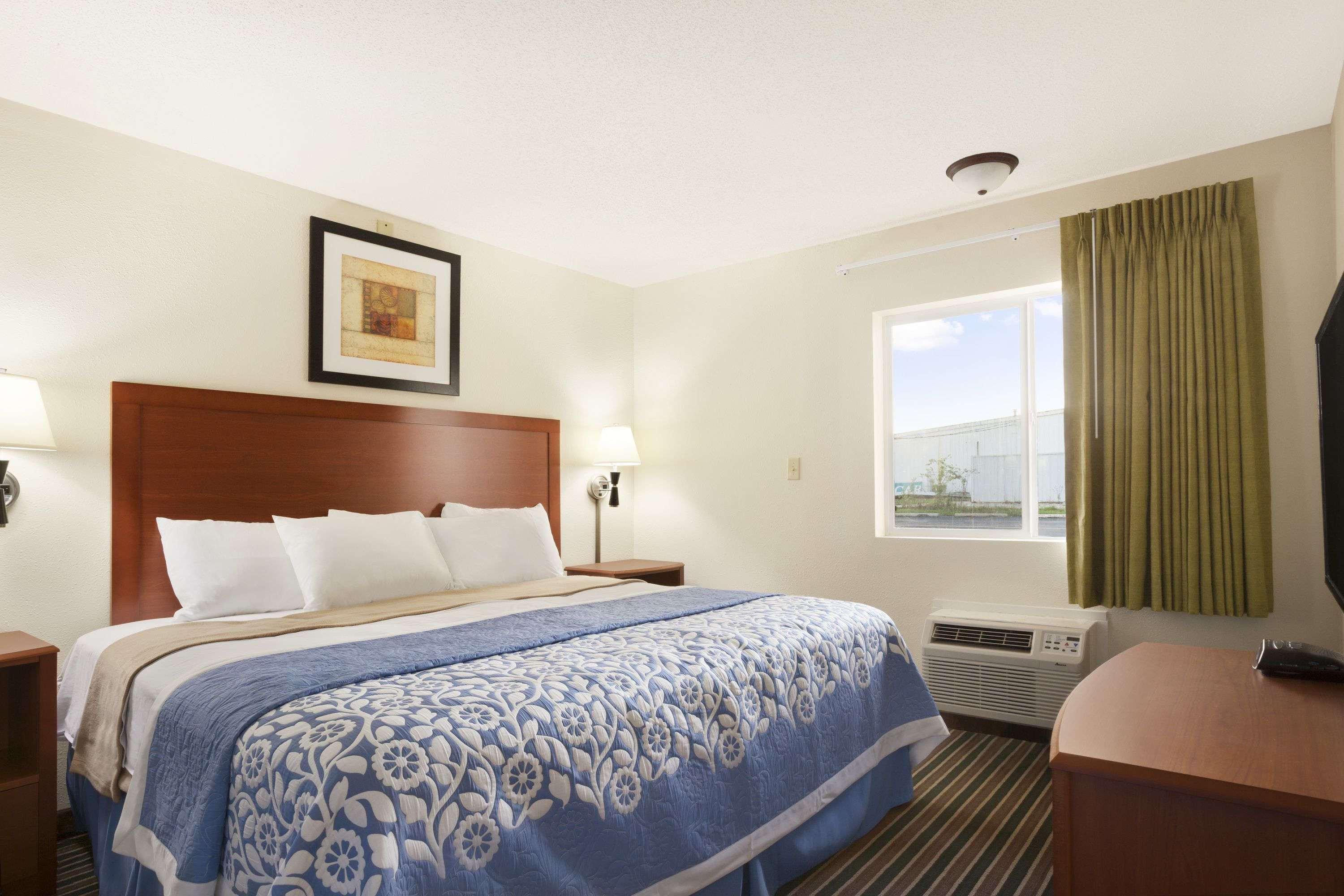 Days Inn By Wyndham Champaign/Urbana Extérieur photo