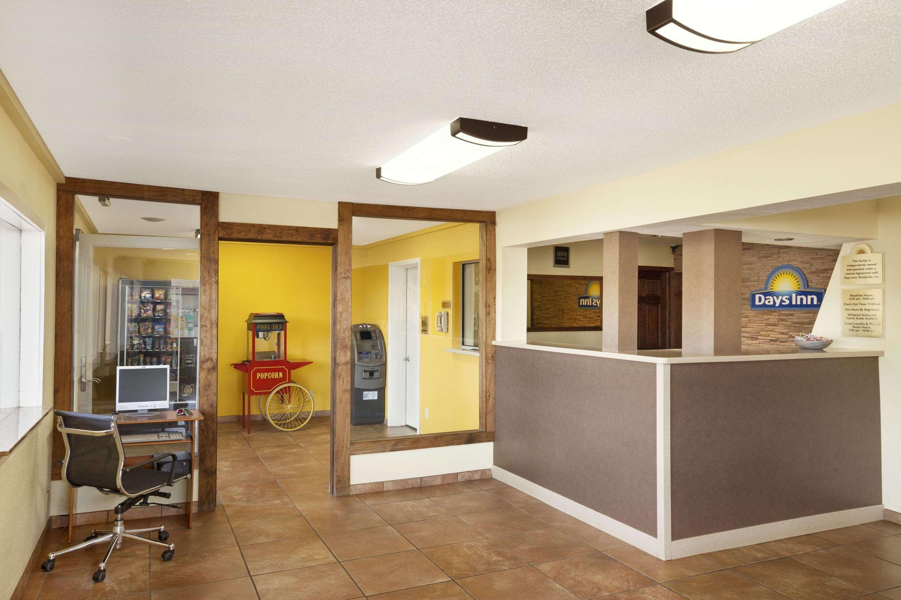 Days Inn By Wyndham Champaign/Urbana Extérieur photo