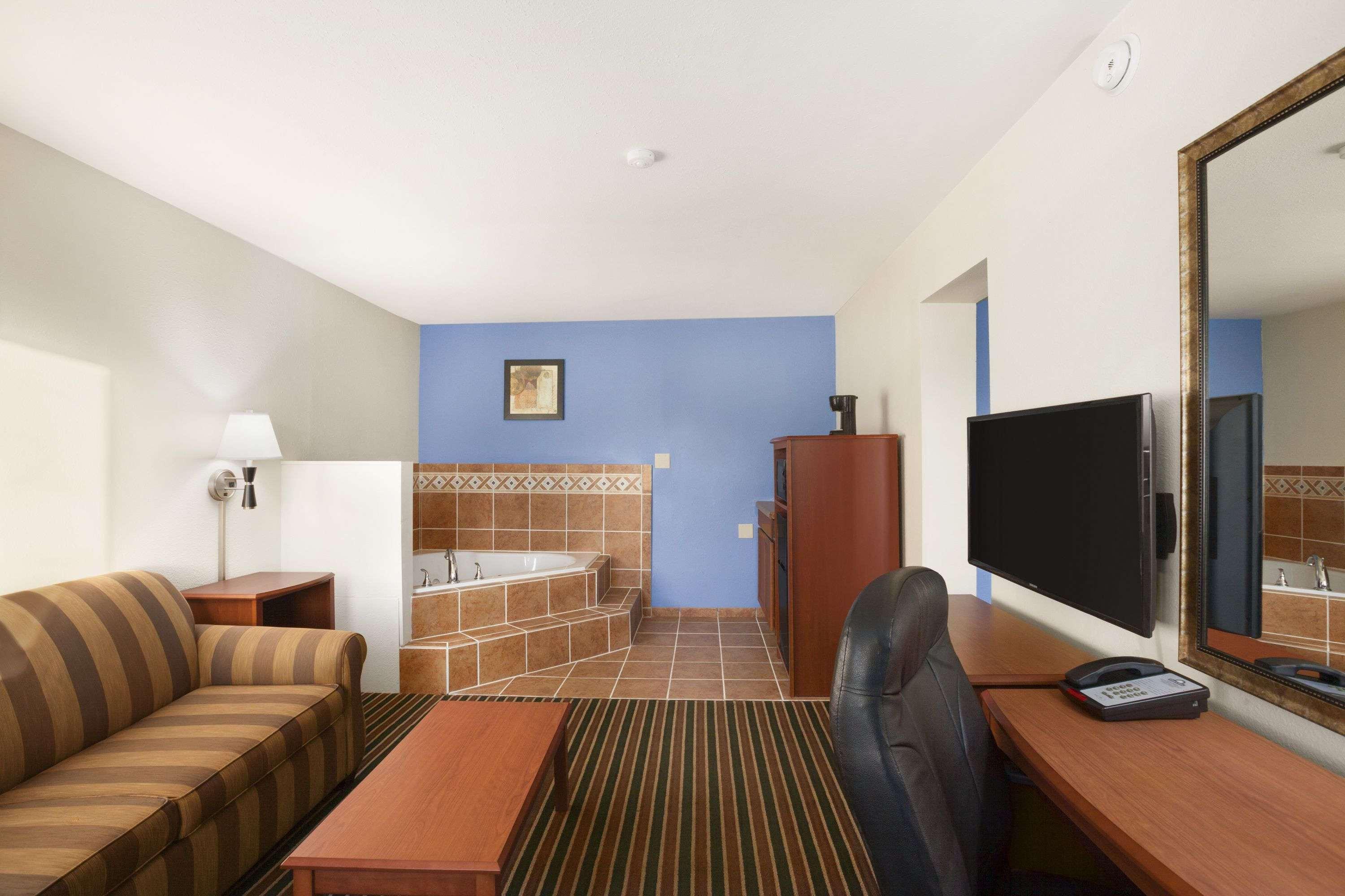 Days Inn By Wyndham Champaign/Urbana Extérieur photo