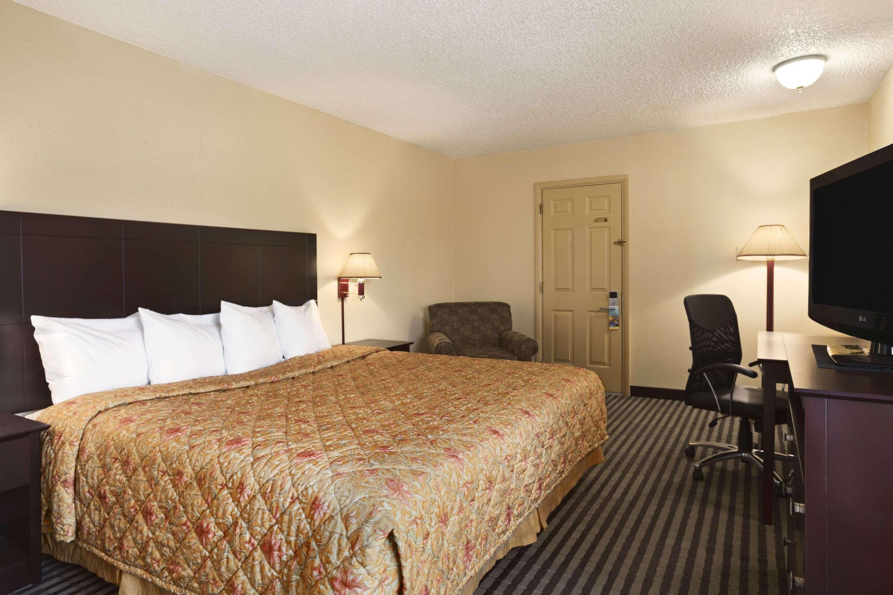 Days Inn By Wyndham Champaign/Urbana Extérieur photo