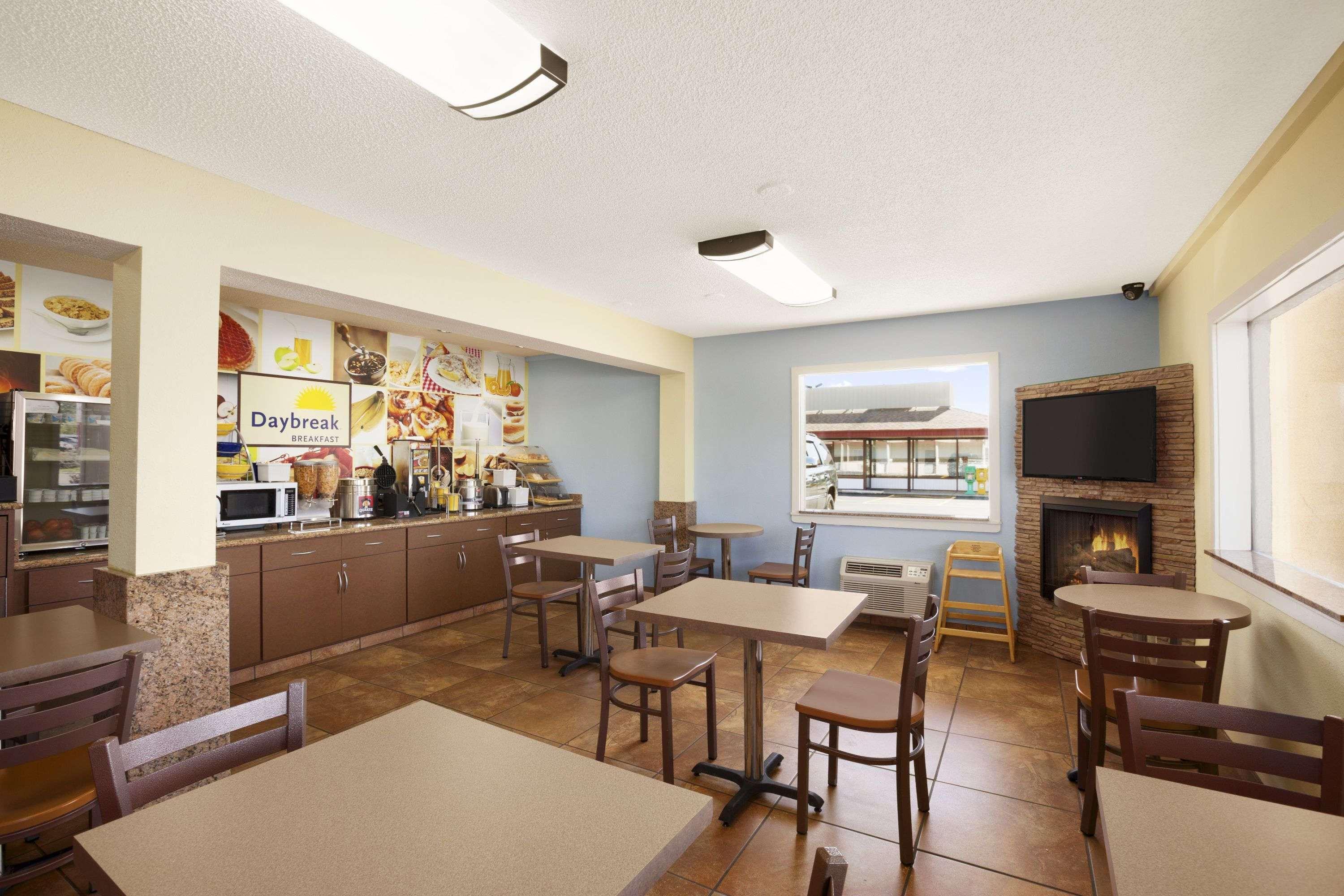 Days Inn By Wyndham Champaign/Urbana Extérieur photo