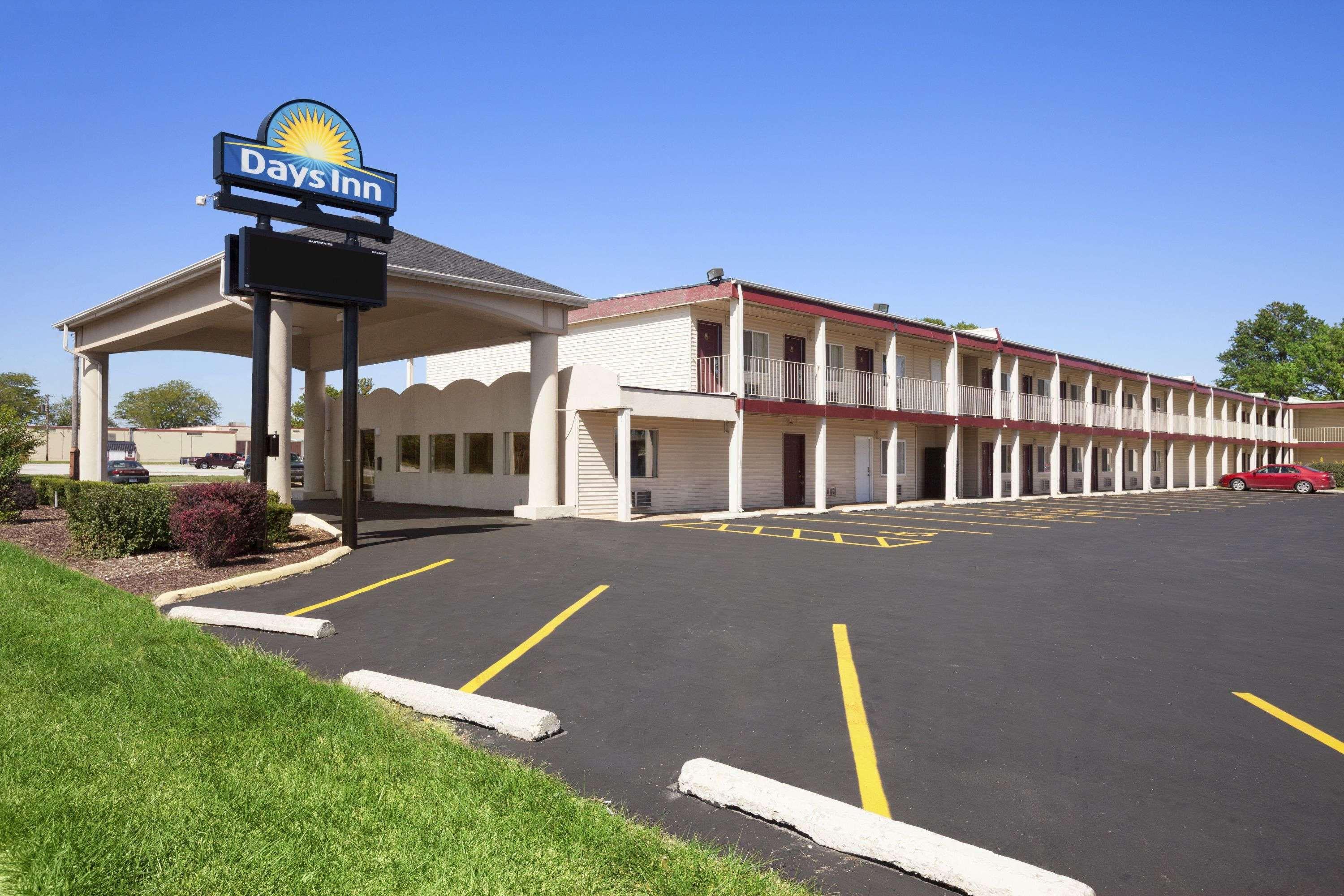 Days Inn By Wyndham Champaign/Urbana Extérieur photo