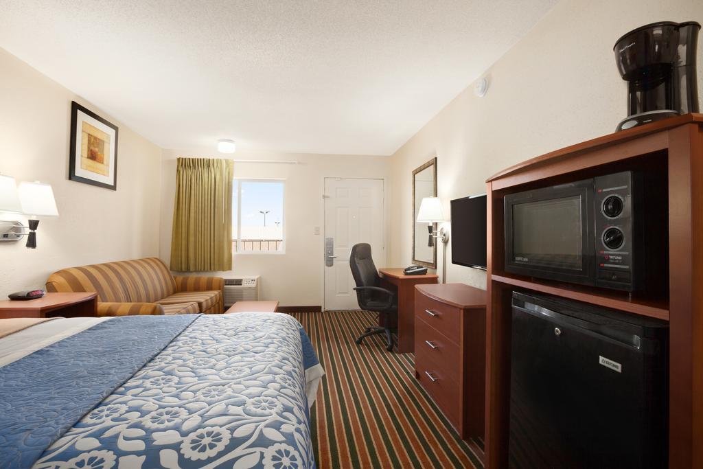 Days Inn By Wyndham Champaign/Urbana Extérieur photo